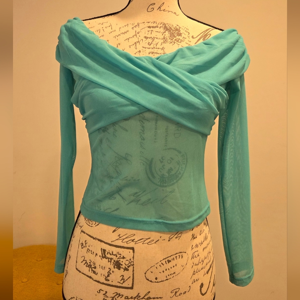 Princess Polly Aqua Long Sleeve Blouse, Size 8.